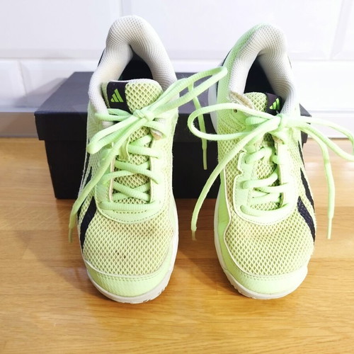 Adidas Courtflash children's tennis shoes size 32, green