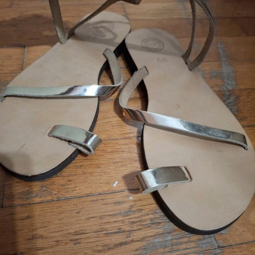 Gold sandals size 39, new with elegant straps