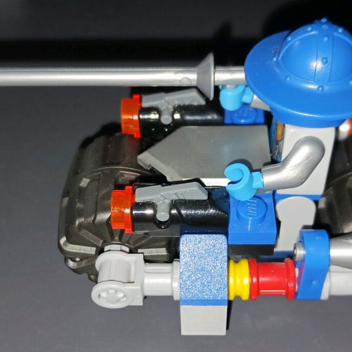 Lego Nexo Knights polybag 303171 like new with vehicle and minifigure