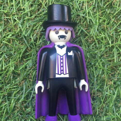 Playmobil Dracula 4506 vintage like new missing cane