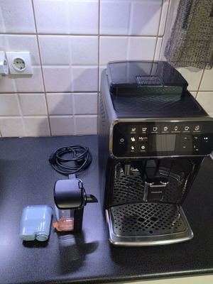 Philips LatteGo 4300 EP4341/50 espresso machine like new