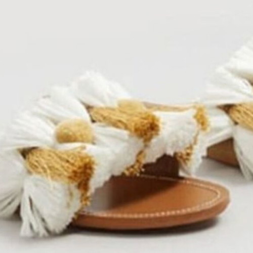 Mango boho tassel raffia flat sandals size 38 like new