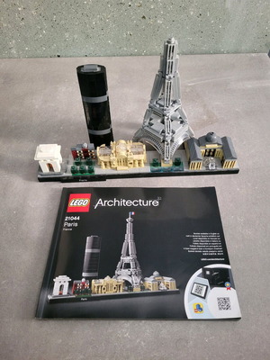 Lego Architecture Paris 21044 used with booklet, few pieces missing