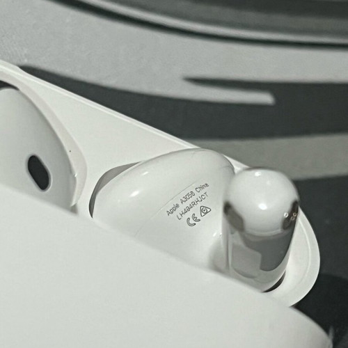Apple AirPods 4 with Noise Cancellation