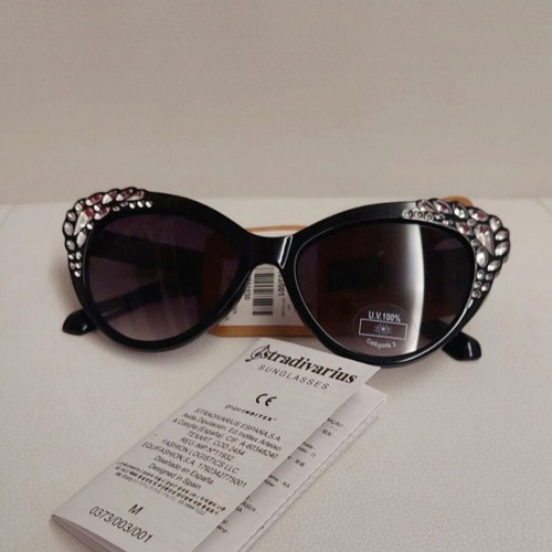 Stradivarius cat eye women's black sunglasses new with decoration
