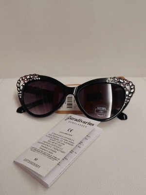 Γυαλιά ηλίου Stradivarius cat eye γυναικεία μαύρα καινούργια με διακόσμηση