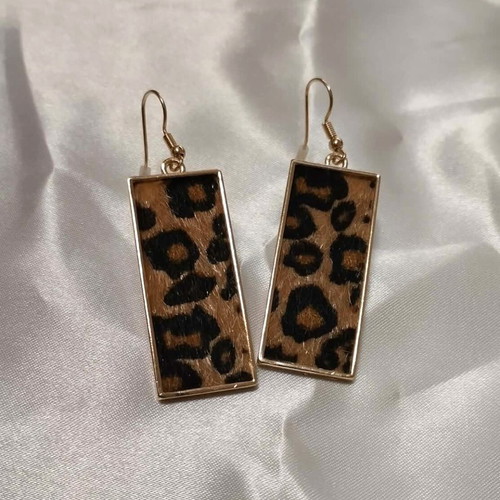 Leopard earrings new with special material and brown-beige color