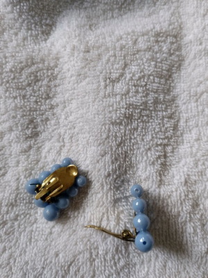 Clip-on blue earrings new