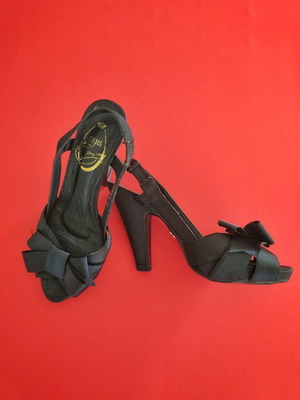 Black slingback sandals with bow like new, size 37