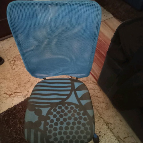 Office chairs for teenagers, like new, set of two