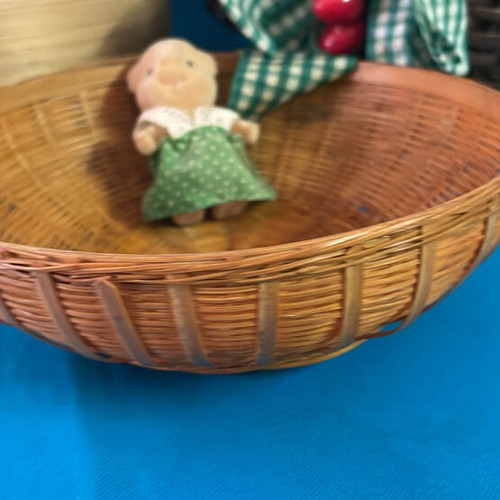 Set of 3 new wicker baskets in different colors