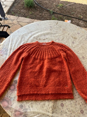 Women's sweater like new unworn