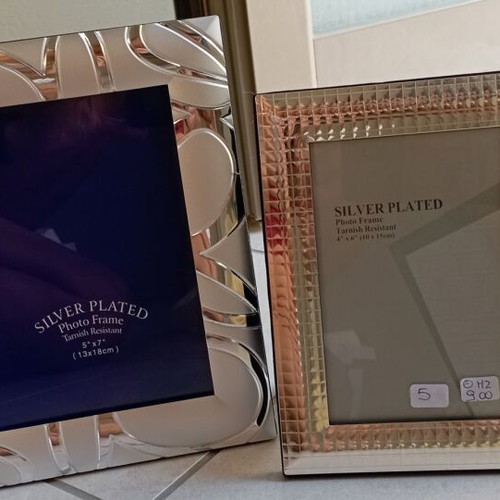 Silver plated luxury photo frames, 10x15 and 13x18 cm, set of 2