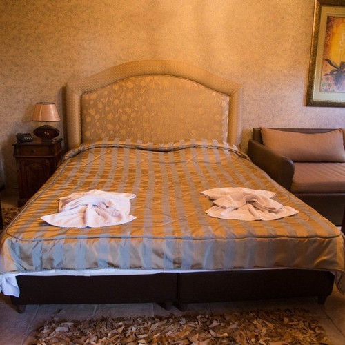 Bedroom furniture set used with silk headboard and Media Strom orthopedic mattress