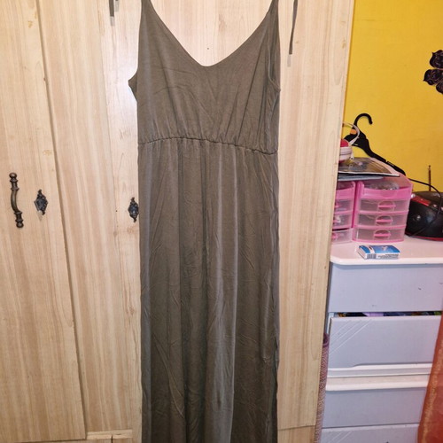Green long dress Reline size L like new