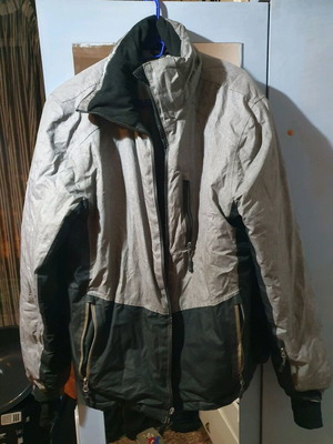 Crivit men's jacket used, size XL, black and gray with zipper issue