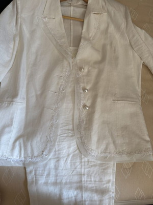 Suit with T-shirt like new, beige
