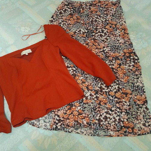 Skirt like new, size M 38 10, floral pattern