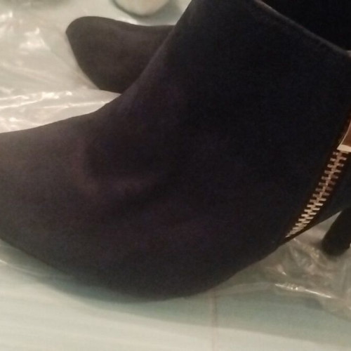 Blue suede ankle boots like new, size 39