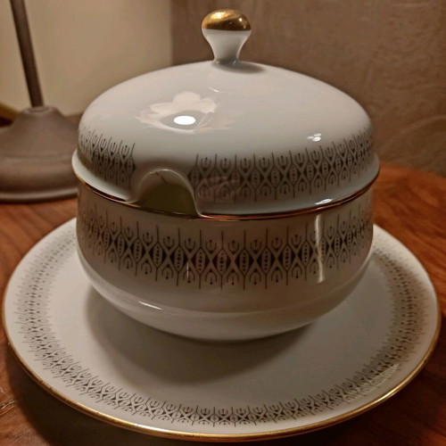 Hutschenreuther German porcelain vintage complete dinnerware set like new