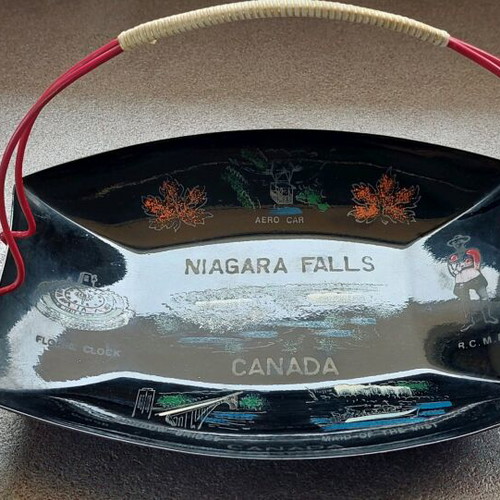 Decorative item from Canada like new, plastic
