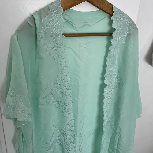 Vintage robe like new, turquoise, size medium-large