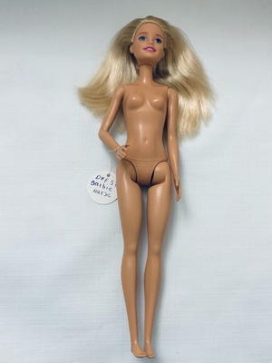 Barbie nurse DVF57 like new