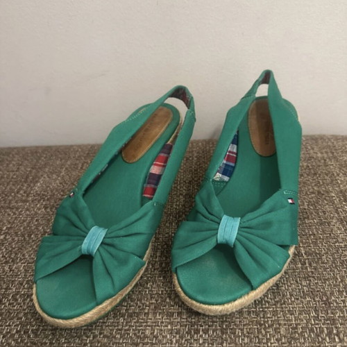 Tommy Hilfiger wedge sandals size 37 used, green