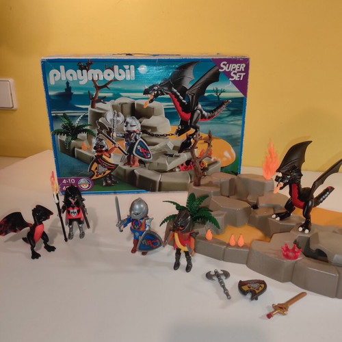 Playmobil Knights Super Set 4006 The Dragon's Lair like new with box and extras