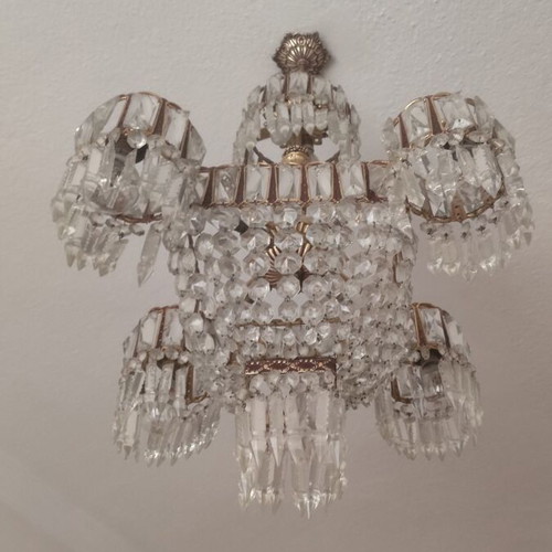 Crystal chandelier used with 10 bulbs