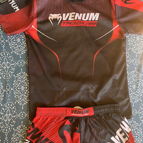 Venum training set like new, size M