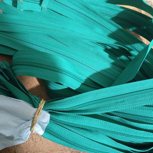 Plastic separating zippers green petrol 60 points, 26 pieces new
