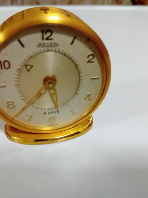 Mechanical collectible table clock