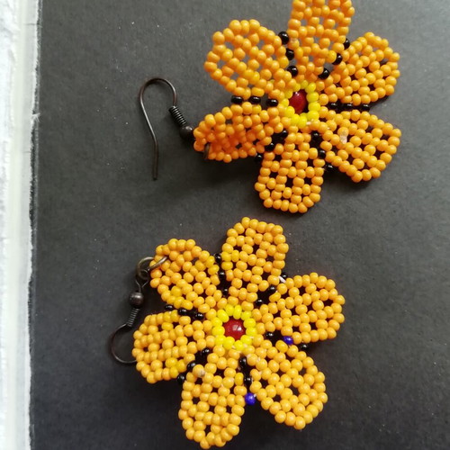 Floral earrings like new, orange, handmade from Africa