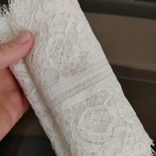 Lace fabric strip like new, 15cm width, 2.8 meters long