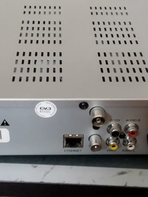 Sat receiver VisionNet v8000s used