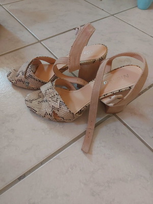 Sandals like new, size 38, beige