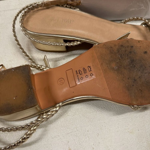 Gold sandals like new, size 40, About you