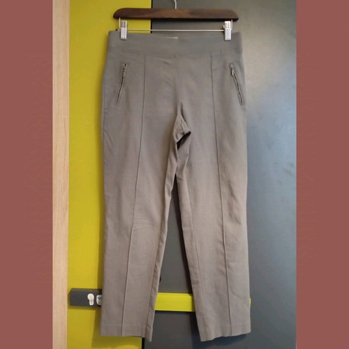 Women's pants size M, like new, olive color