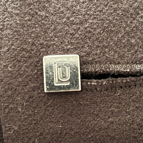 Lapel pin with LU logo like new