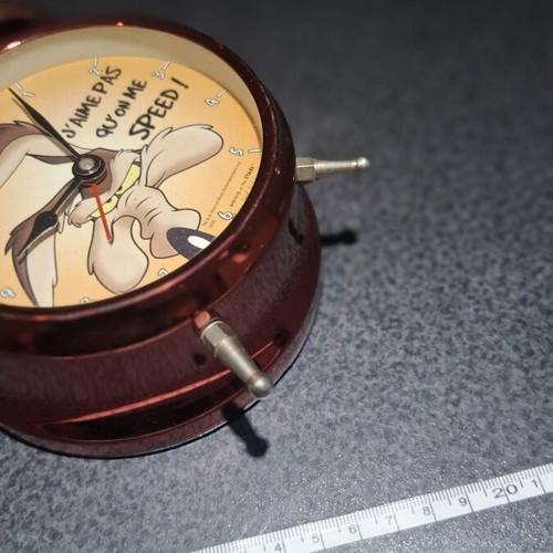 Looney Tunes Wile E. Coyote Metal Alarm Clock used, vintage