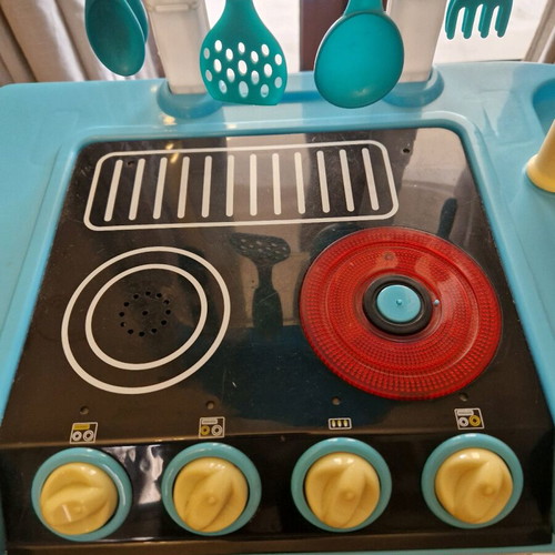 Zanussi play kitchen used with plastic accessories