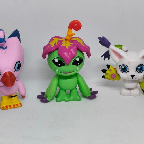Digimon collectible figure set of 9 pieces like new