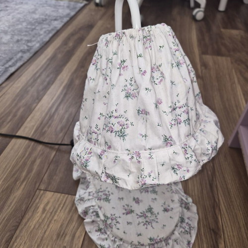 Vintage table lamp with floral ruffles