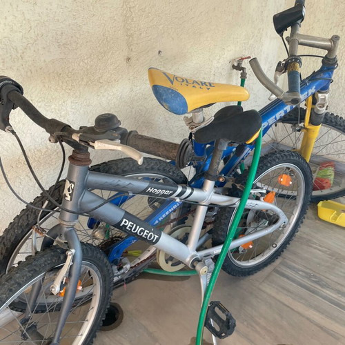 Bicycles used, pack of 2, city type with disc brakes and gears