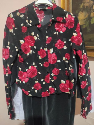Xanaka shirt with burgundy roses, like new, size S