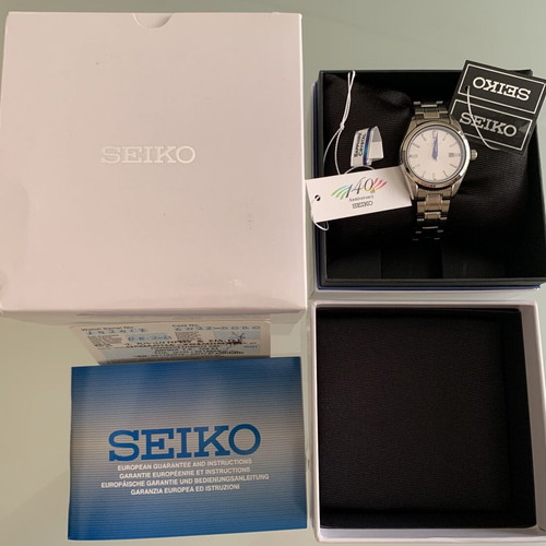 Seiko 140th Anniversary Ladies Watch like new, white and blue