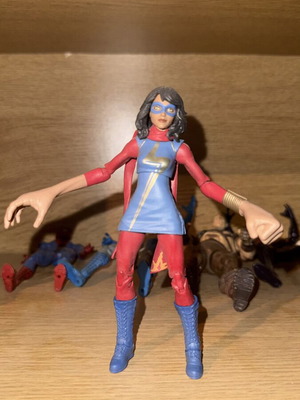 Ms Marvel Marvel Legends figure like new