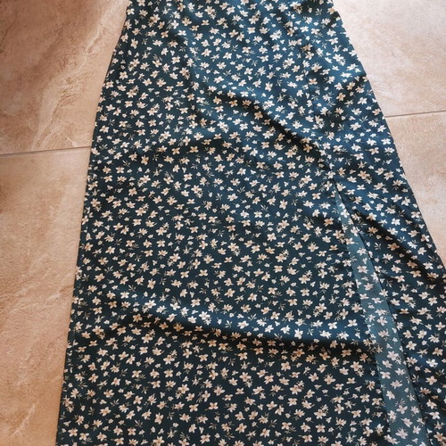 Floral midi skirt, size Small, green with side slit