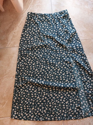 Floral midi skirt, size Small, green with side slit